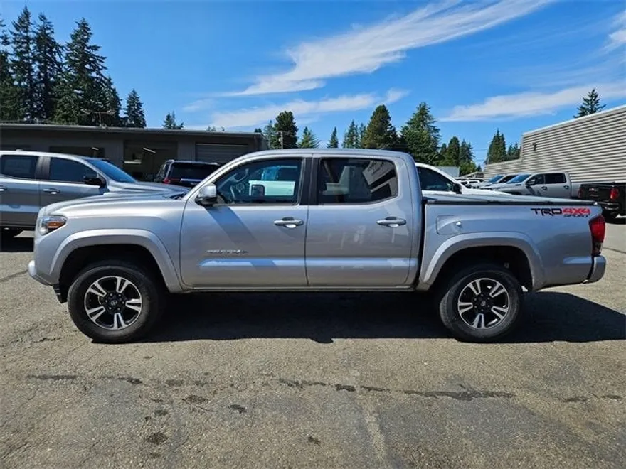 2016 Toyota Tacoma SR photo 1