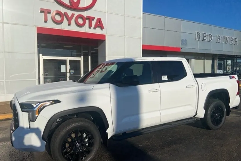 2026 Toyota Tundra SR5 CrewMax photo 1