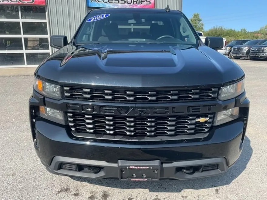 2021 Chevrolet Silverado 1500 Custom photo 1