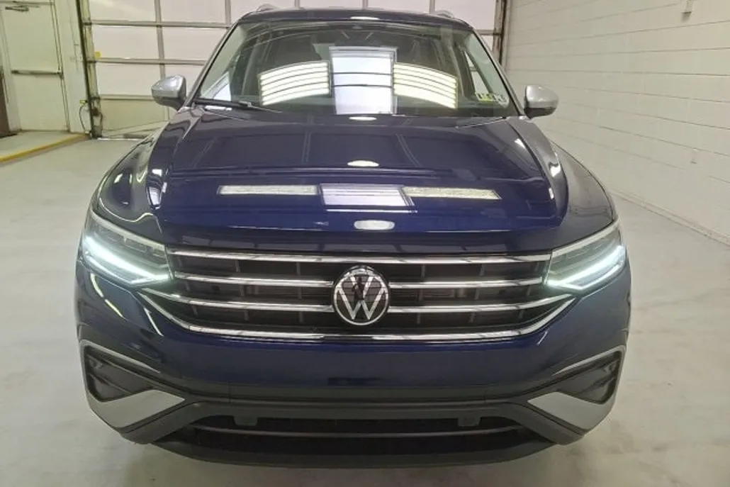 2024 Volkswagen Tiguan Wolfsburg Edition photo 1