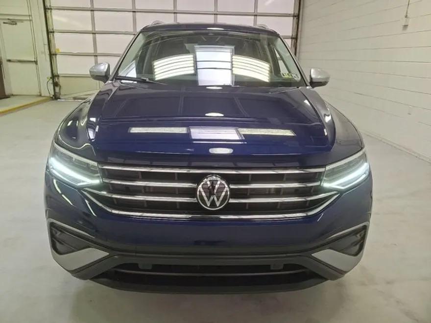 2024 Volkswagen Tiguan Wolfsburg Edition photo 1