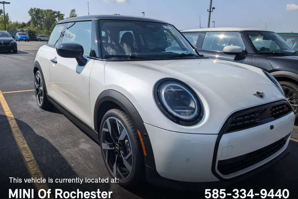 2025 Mini Cooper S Hardtop 2 Door Iconic photo 1