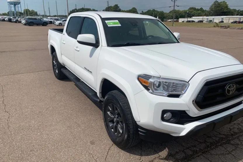 2023 Toyota Tacoma SR5 4x4 Double Cab photo 1