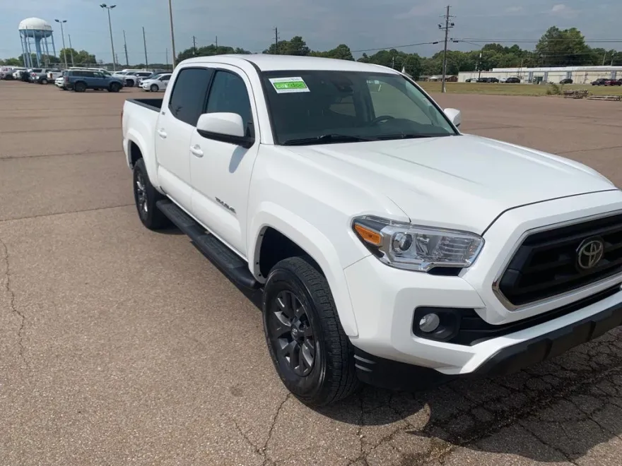 2023 Toyota Tacoma SR5 4x4 Double Cab photo 1