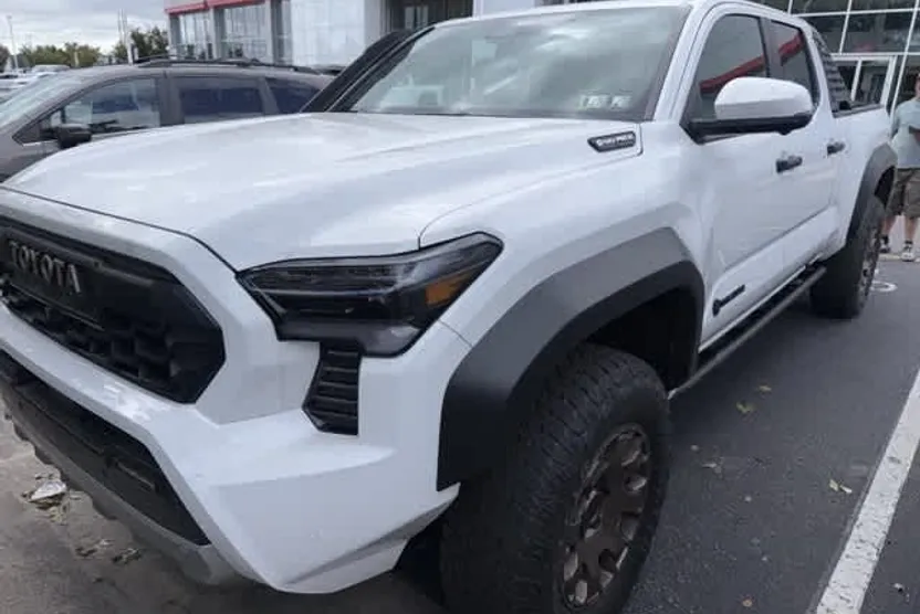 2025 Toyota Tacoma Trailhunter photo 1