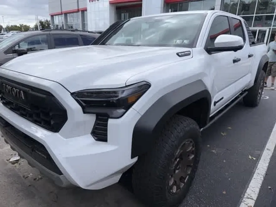2025 Toyota Tacoma Trailhunter photo 1