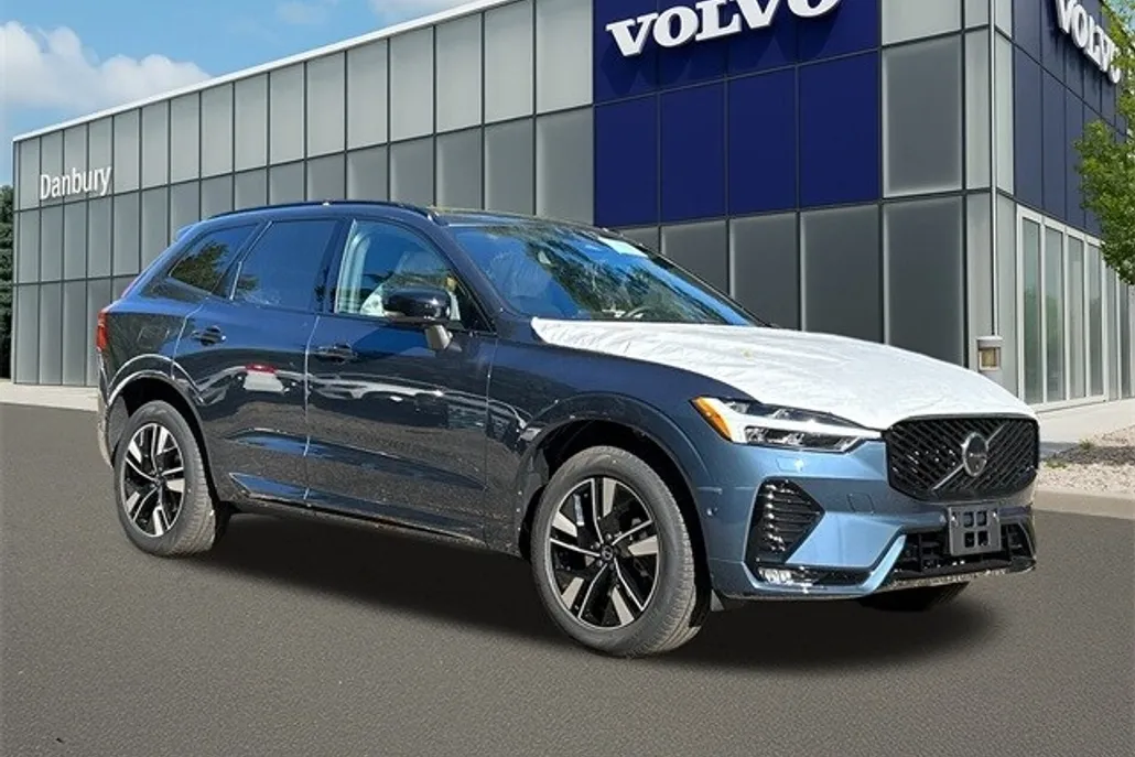 2026 Volvo XC60 B5 Plus photo 1