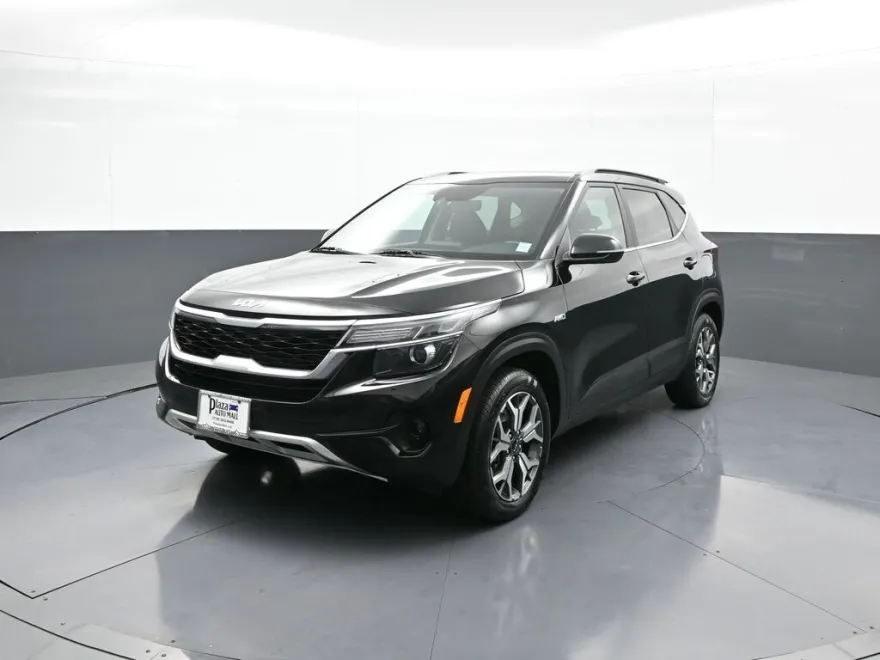 2023 Kia Seltos EX photo 1