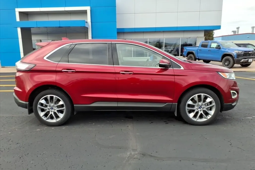 2018 Ford Edge Titanium photo 1