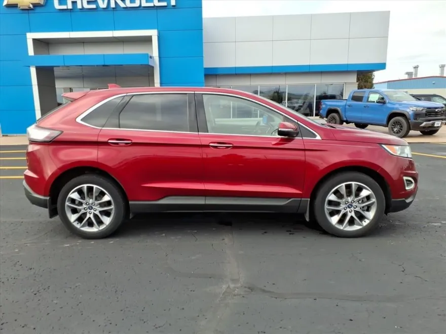 2018 Ford Edge Titanium photo 1