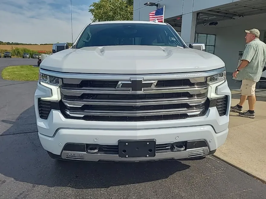 2026 Chevrolet Silverado 1500 High Country photo 1