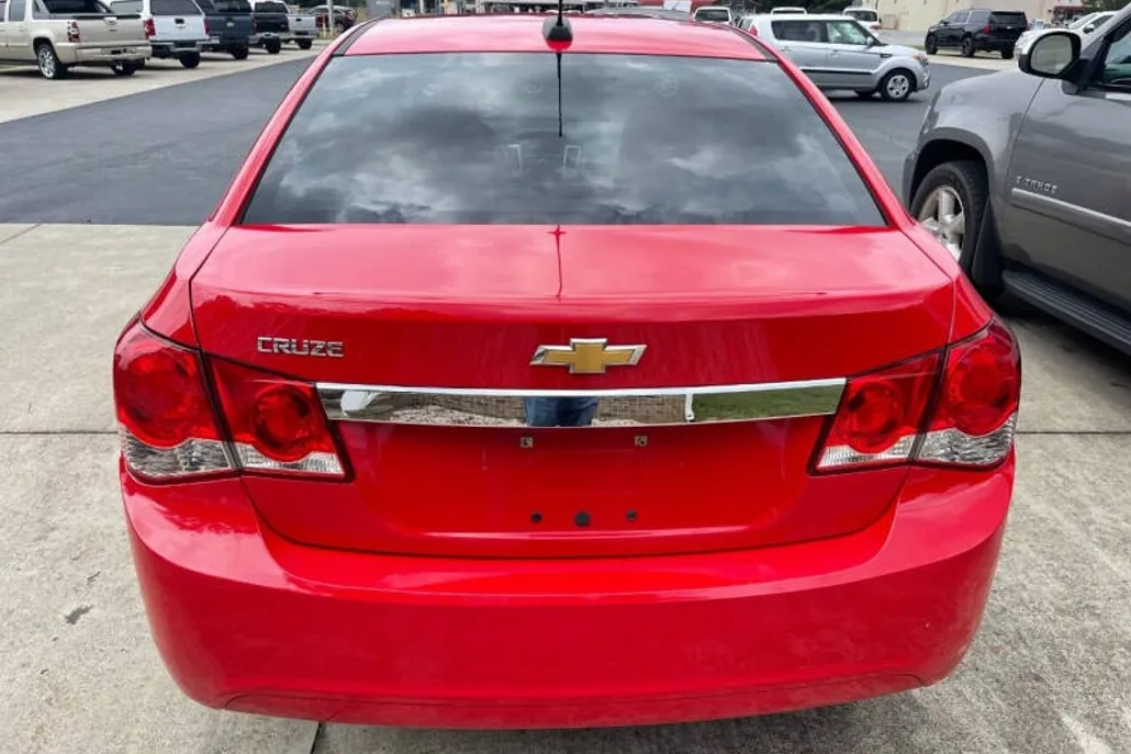 2015 Chevrolet Cruze LS photo 1