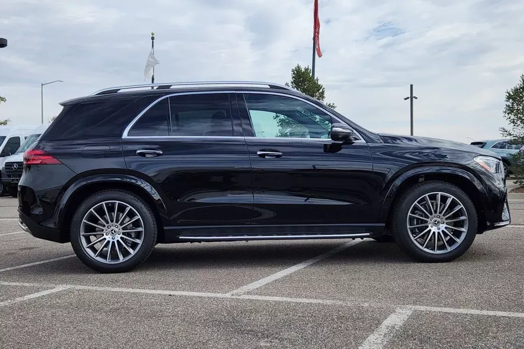 2026 Mercedes Benz GLE 450 4MATIC photo 1