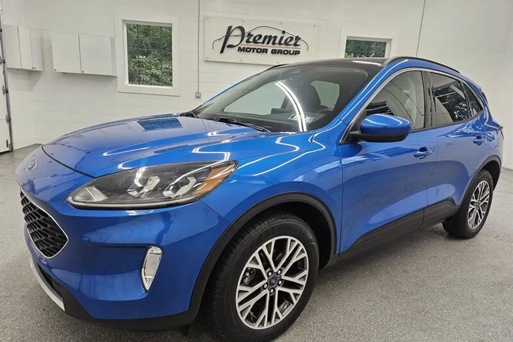 2020 Ford Escape SEL photo 1
