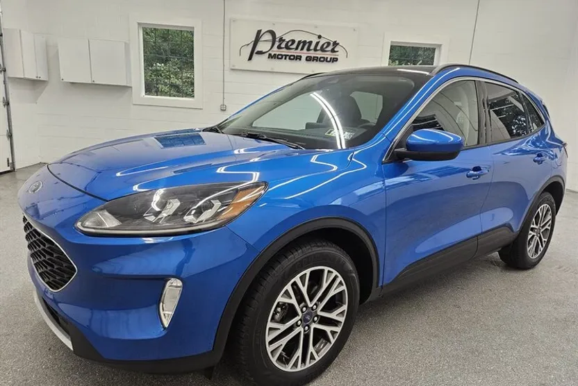 2020 Ford Escape SEL photo 1