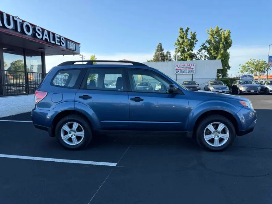 2011 Subaru Forester 2.5X photo 1