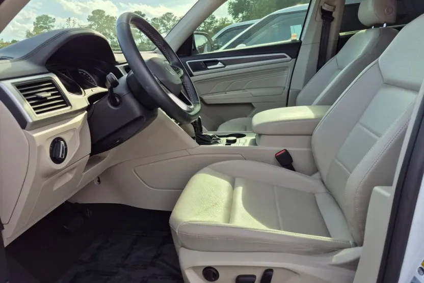 2021 Volkswagen Atlas SE photo 1
