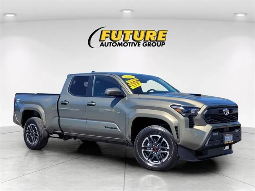 2025 Toyota Tacoma TRD Sport 4x4 photo 1