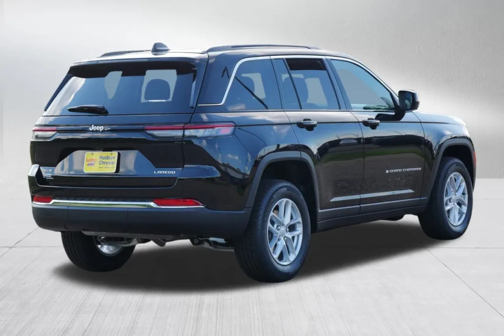 2025 Jeep Grand Cherokee Laredo X photo 1