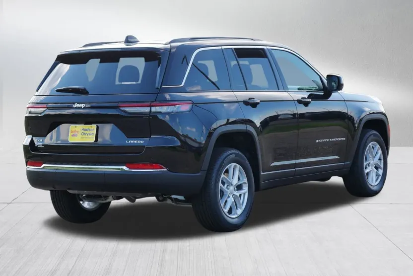 2025 Jeep Grand Cherokee Laredo X photo 1