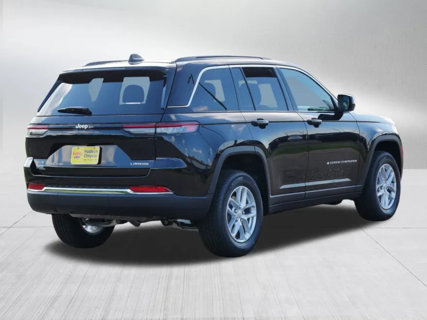2025 Jeep Grand Cherokee Laredo X photo 1