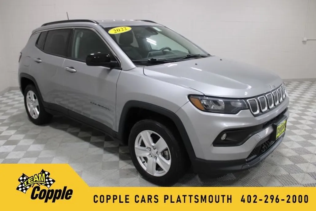 2022 Jeep Compass Latitude photo 1