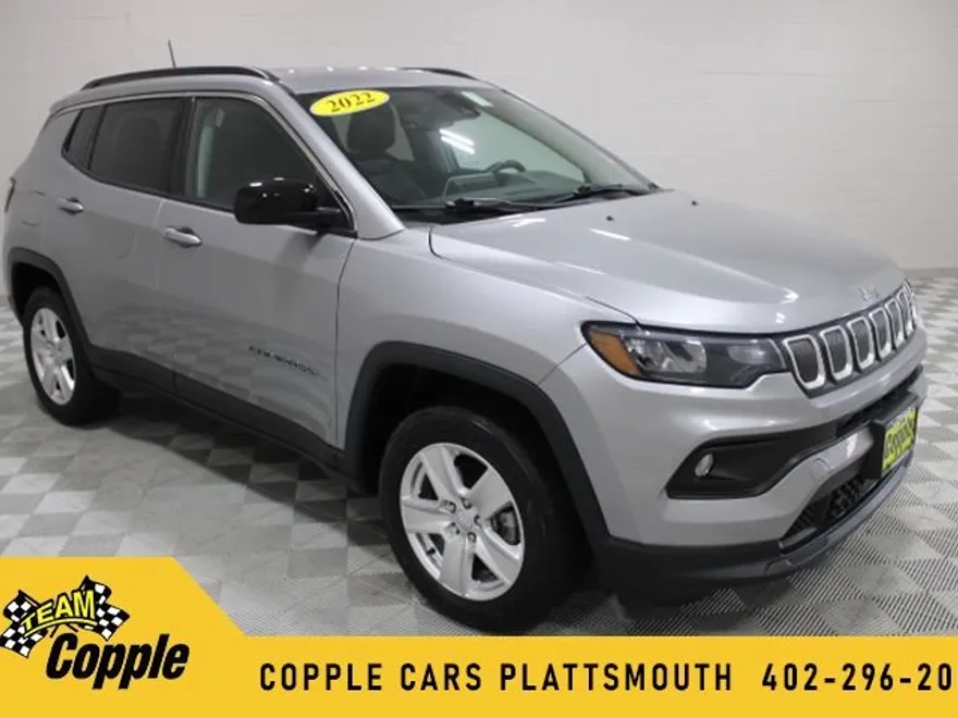 2022 Jeep Compass Latitude photo 1