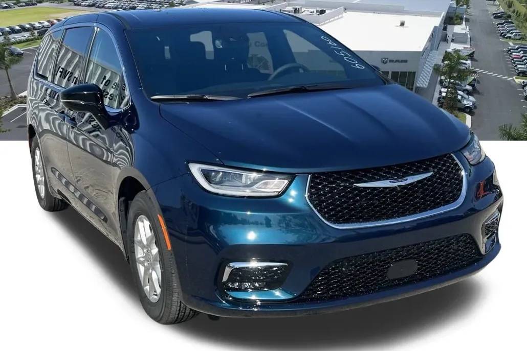 2025 Chrysler Pacifica photo 1