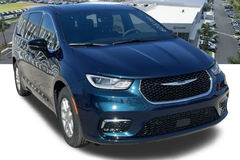 2025 Chrysler Pacifica photo 1