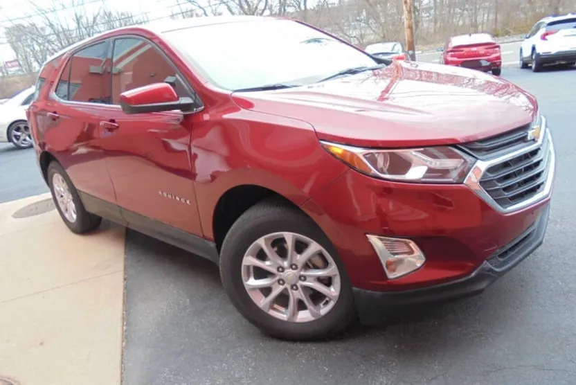 2018 Chevrolet Equinox LT photo 1