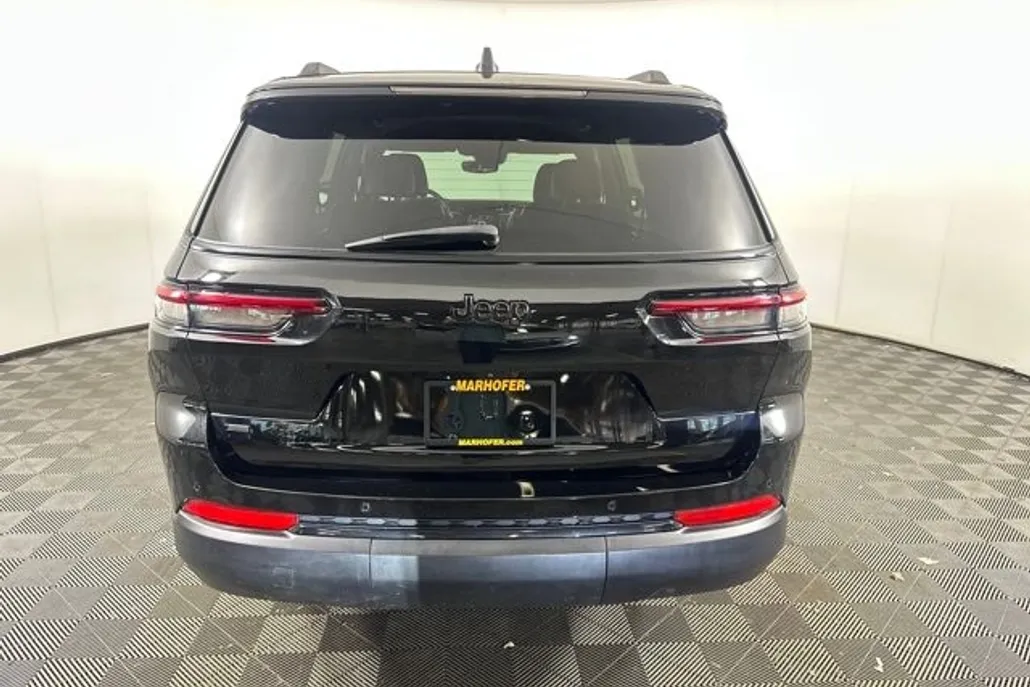2021 Jeep Grand Cherokee Altitude photo 1