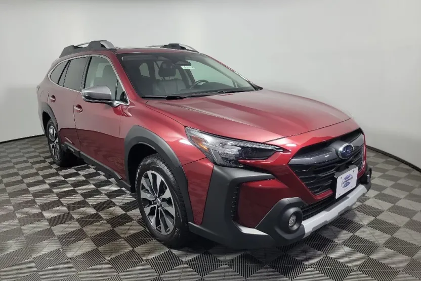 2023 Subaru Outback Touring XT photo 1