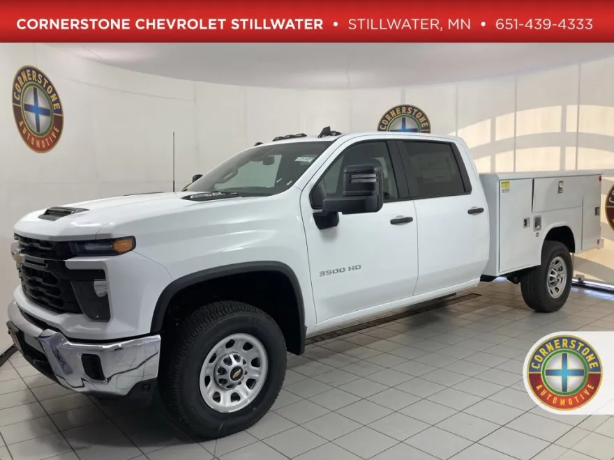2025 Chevrolet Silverado 3500HD photo 1