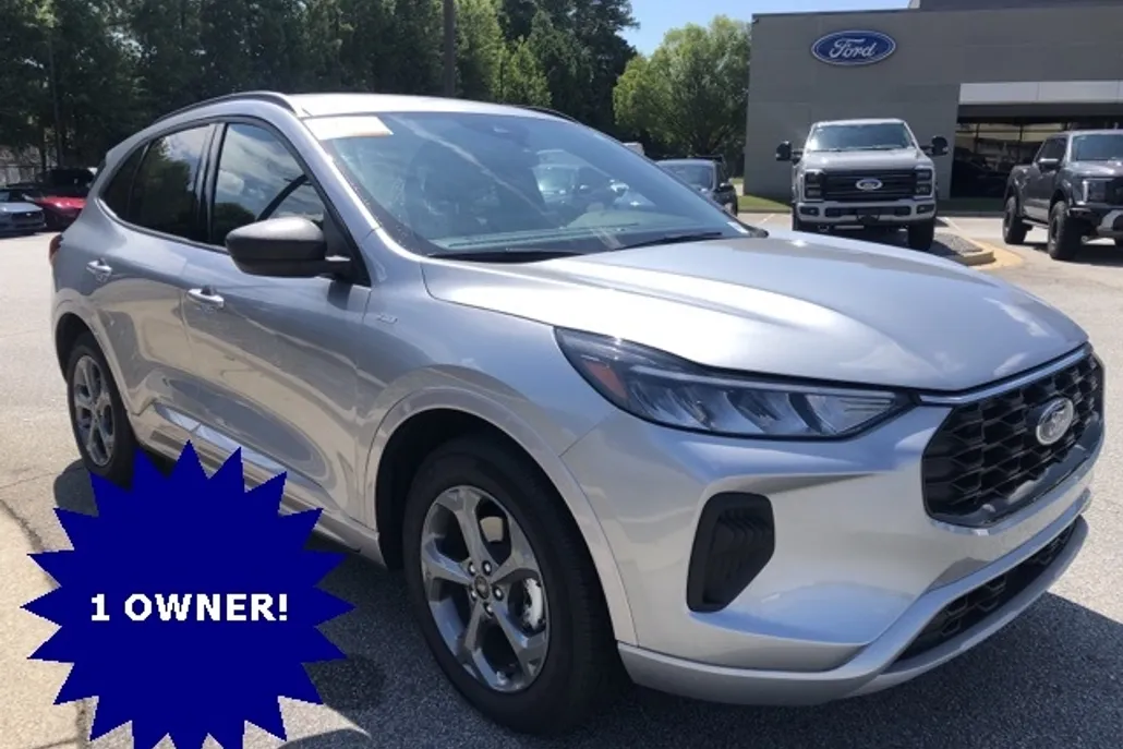 2024 Ford Escape ST-Line photo 1
