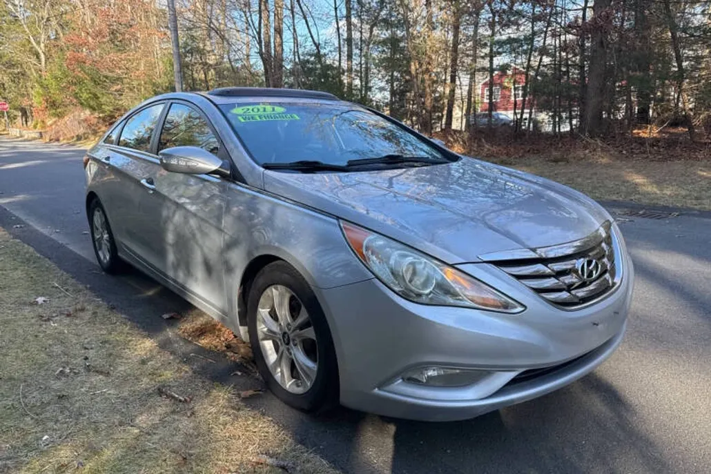 2011 Hyundai Sonata Limited photo 1