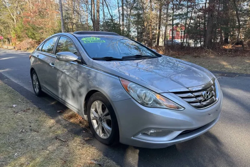 2011 Hyundai Sonata Limited photo 1