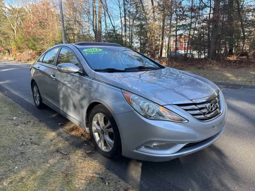 2011 Hyundai Sonata Limited photo 1