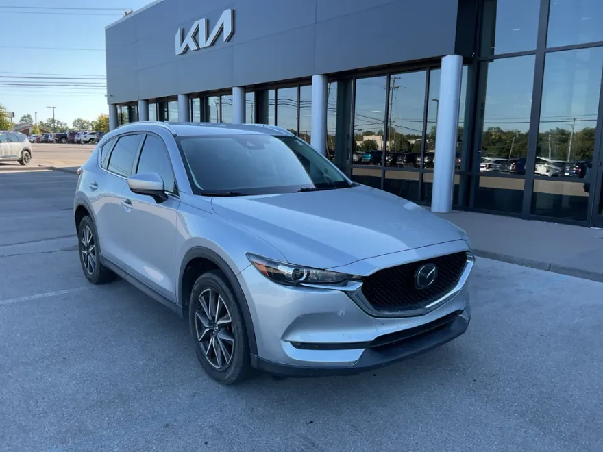 2018 Mazda CX-5 Touring photo 1