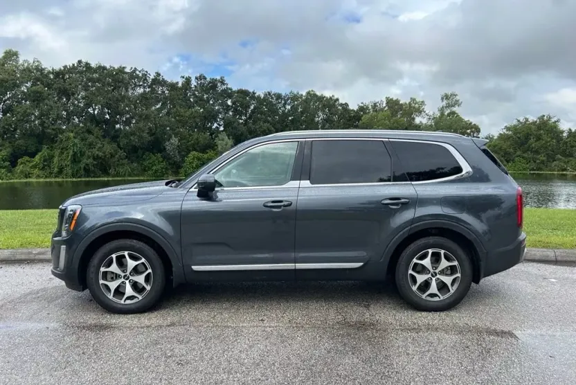 2022 Kia Telluride EX photo 1