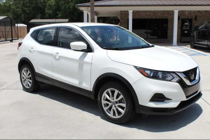2021 Nissan Rogue Sport S photo 1