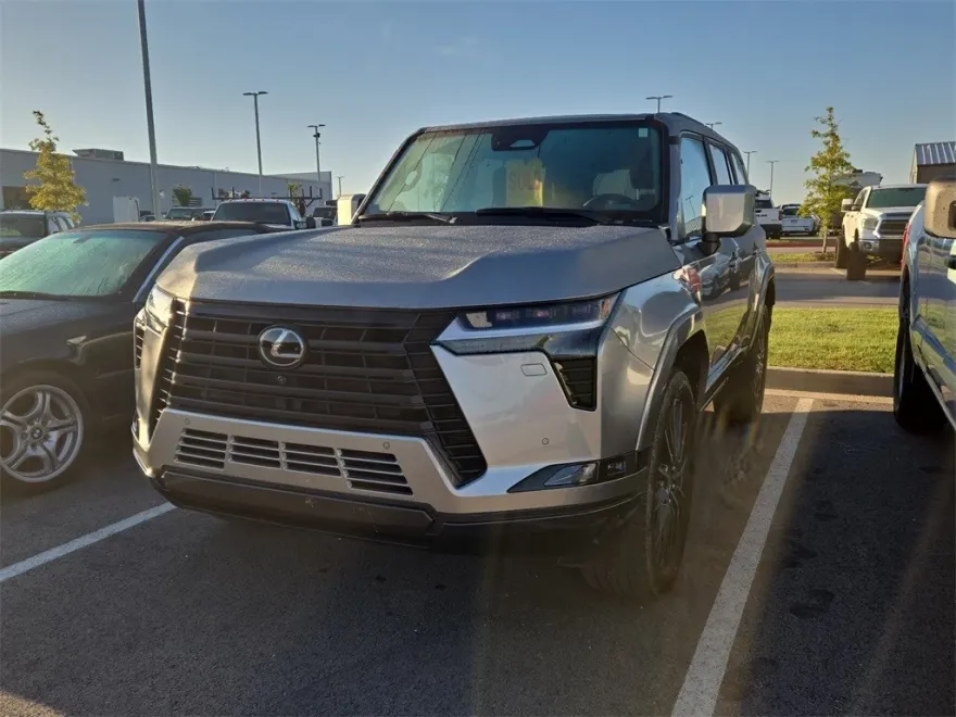 2024 Lexus GX 550 Luxury photo 1