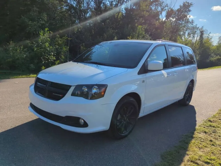 2019 Dodge Grand Caravan SXT photo 1