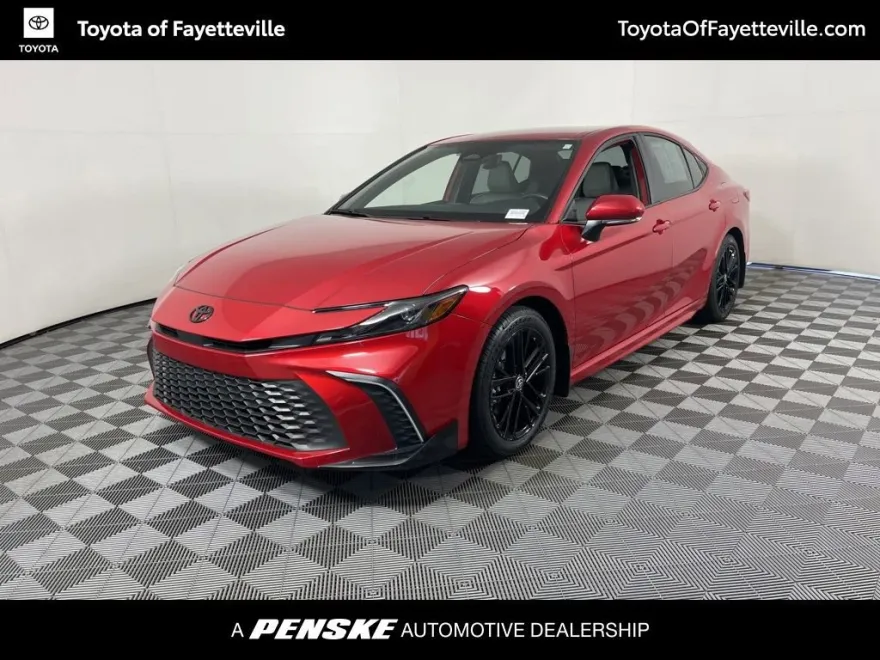 2025 Toyota Camry SE photo 1