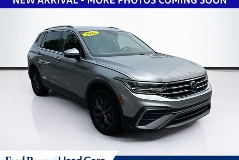 2022 Volkswagen Tiguan SE photo 1