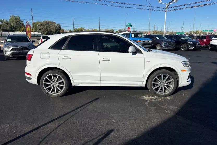 2018 Audi Q3 Premium photo 1
