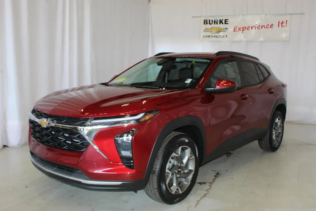 2025 Chevrolet Trax LT photo 1
