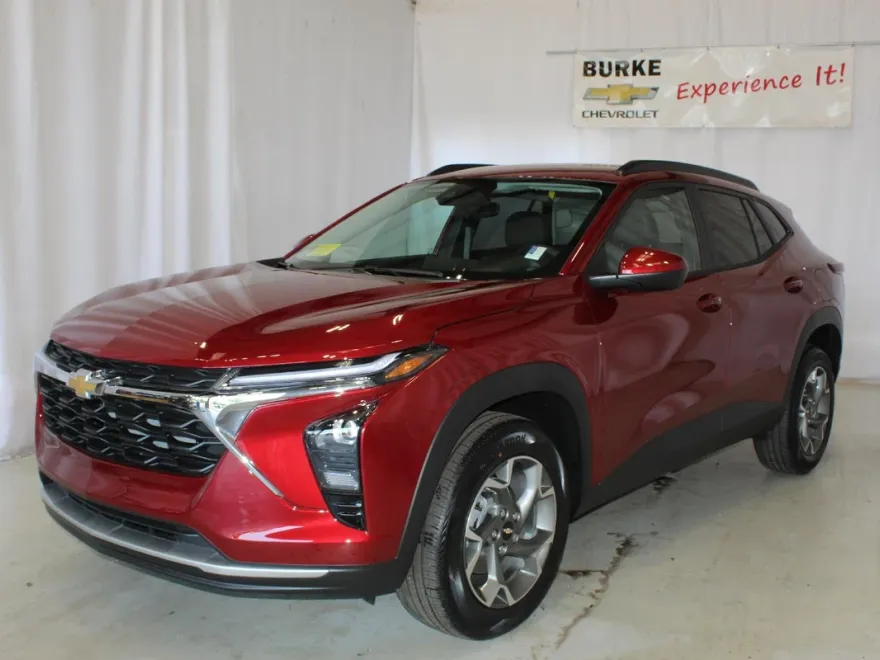 2025 Chevrolet Trax LT photo 1