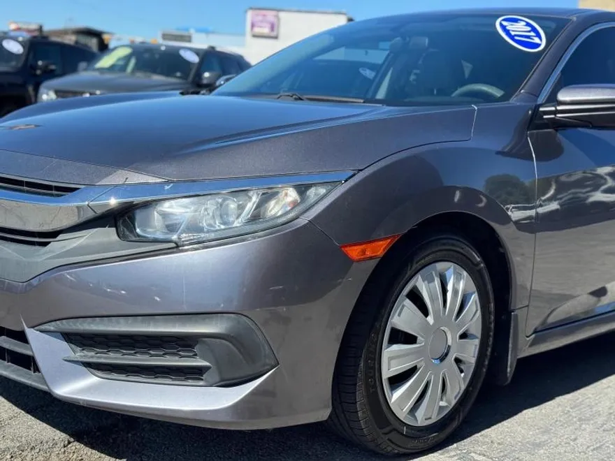 2017 Honda Civic LX photo 1