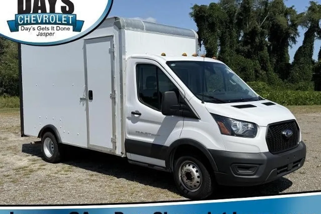 2023 Ford Transit Cutaway photo 1