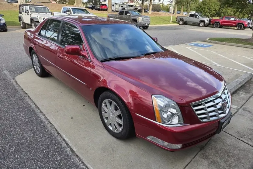2007 Cadillac DTS Luxury II photo 1